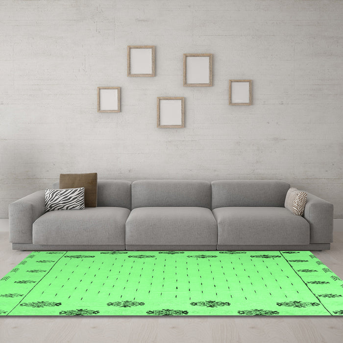 Machine Washable Solid Emerald Green Modern Area Rugs in a Living Room,, wshabs5171emgrn