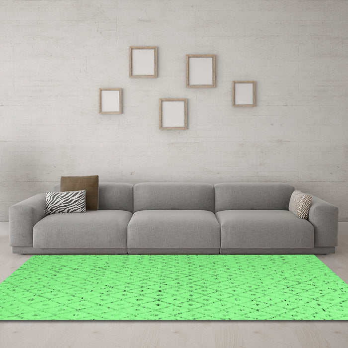 Machine Washable Solid Emerald Green Modern Area Rugs in a Living Room,, wshabs5182emgrn