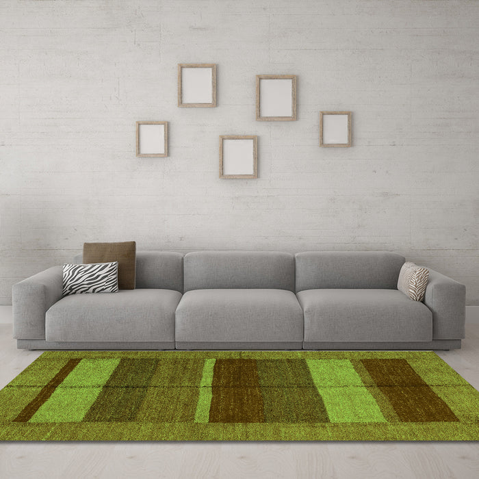 Machine Washable Abstract Green Modern Area Rugs in a Living Room,, wshabs5201grn