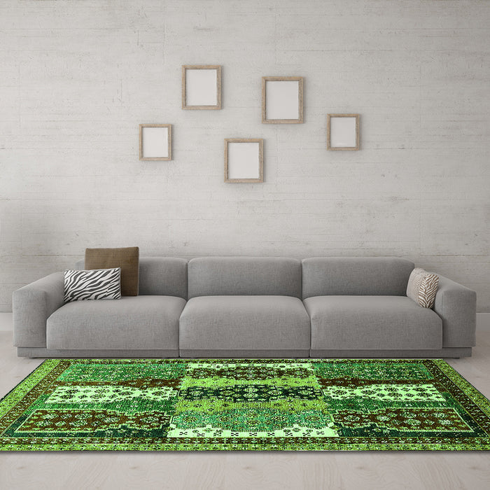 Machine Washable Abstract Green Modern Area Rugs in a Living Room,, wshabs520grn