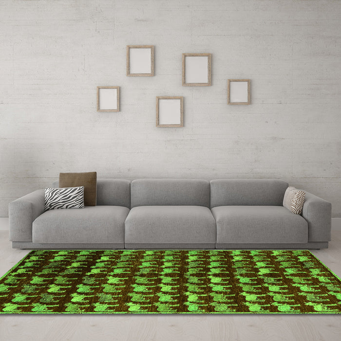 Machine Washable Abstract Green Modern Area Rugs in a Living Room,, wshabs5222grn