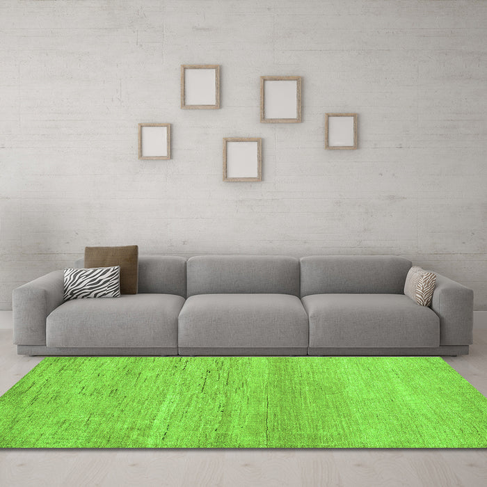 Machine Washable Abstract Green Modern Area Rugs in a Living Room,, wshabs5223grn