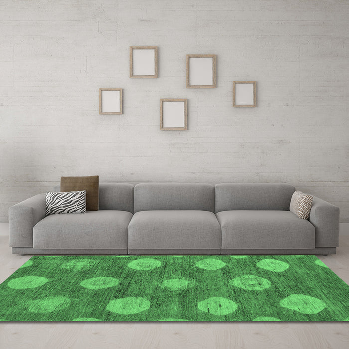 Machine Washable Abstract Emerald Green Modern Area Rugs in a Living Room,, wshabs5224emgrn