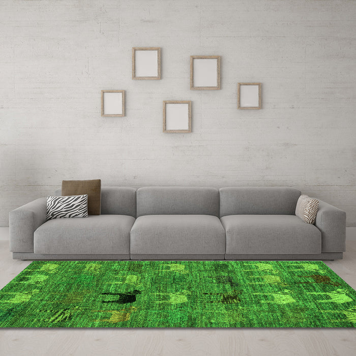 Machine Washable Abstract Green Modern Area Rugs in a Living Room,, wshabs5225grn