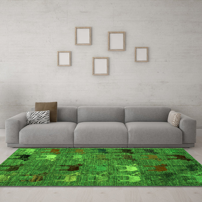 Machine Washable Abstract Green Modern Area Rugs in a Living Room,, wshabs5226grn