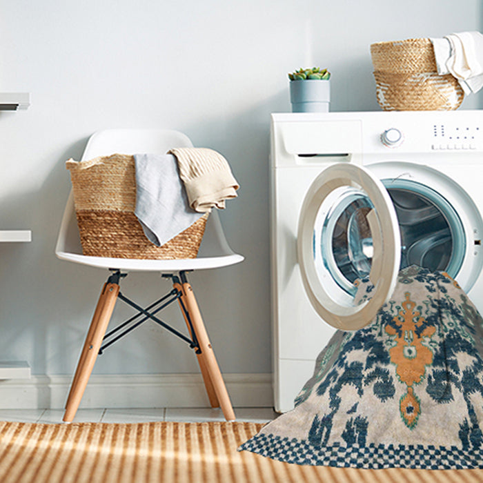 Machine Washable Abstract Pale Silver Gray Rug in a Washing Machine, wshabs5231