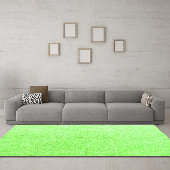 Machine Washable Solid Green Modern Area Rugs in a Living Room,, wshabs5234grn
