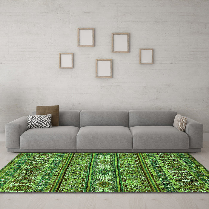 Machine Washable Abstract Green Modern Area Rugs in a Living Room,, wshabs523grn