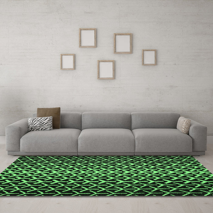 Machine Washable Abstract Emerald Green Modern Area Rugs in a Living Room,, wshabs5247emgrn