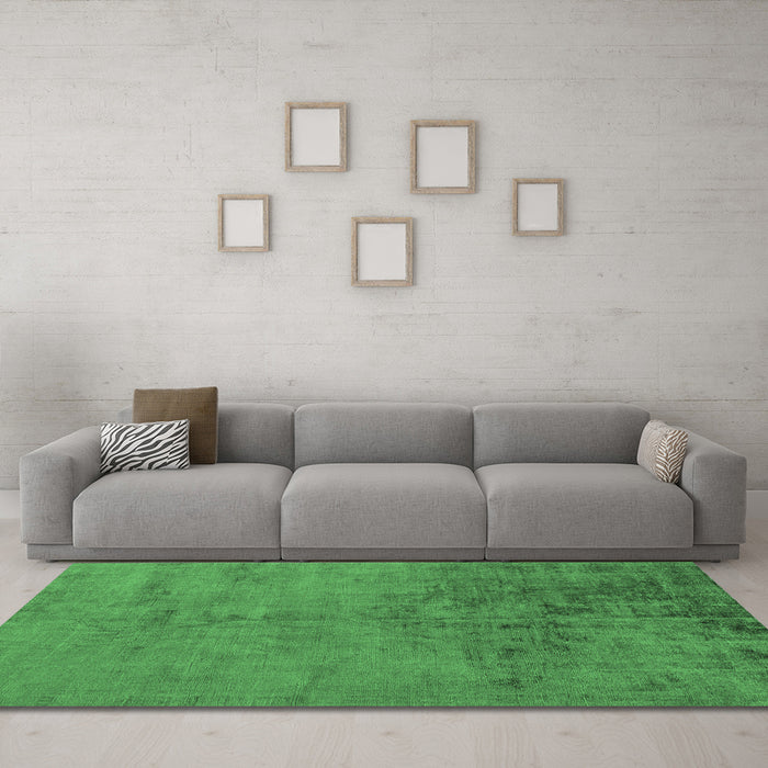 Machine Washable Abstract Emerald Green Modern Area Rugs in a Living Room,, wshabs5249emgrn