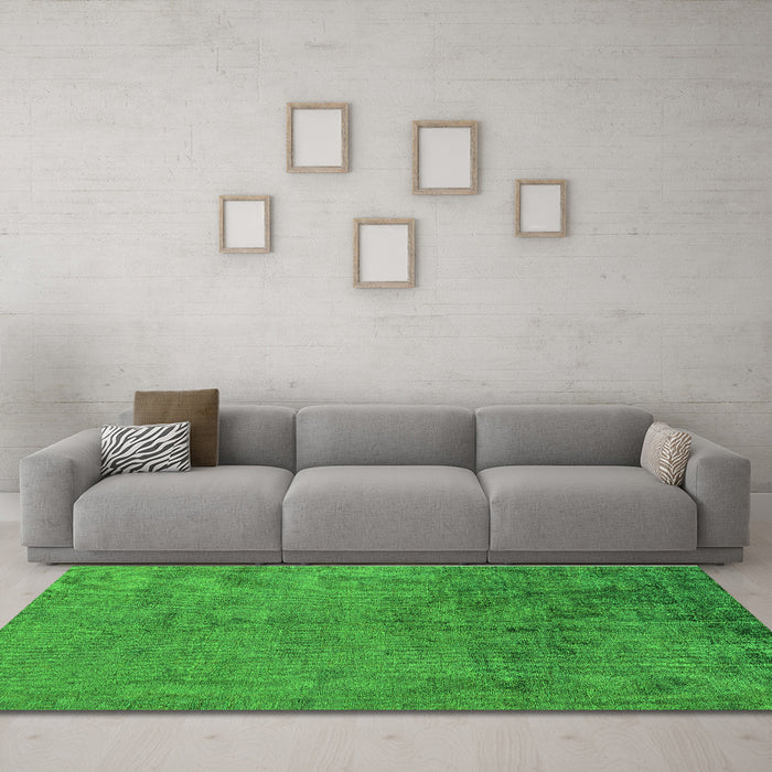 Machine Washable Abstract Green Modern Area Rugs in a Living Room,, wshabs5249grn