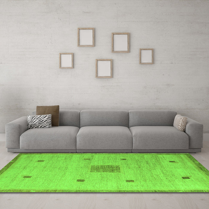 Machine Washable Abstract Green Modern Area Rugs in a Living Room,, wshabs5256grn