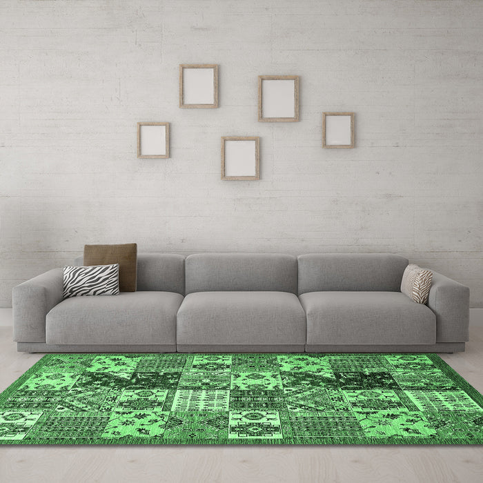 Machine Washable Southwestern Emerald Green Country Area Rugs in a Living Room,, wshabs525emgrn