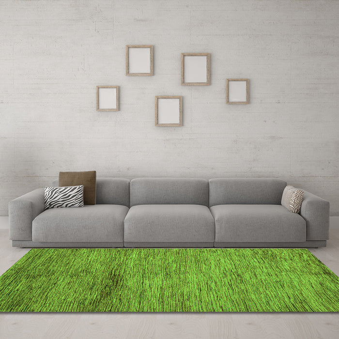 Machine Washable Oriental Green Modern Area Rugs in a Living Room,, wshabs5279grn