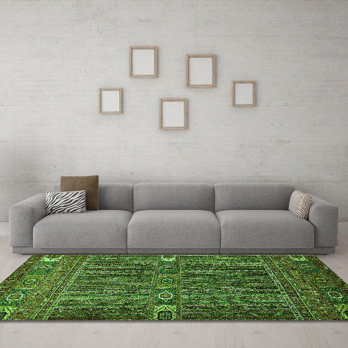 Machine Washable Abstract Green Modern Area Rugs in a Living Room,, wshabs527grn