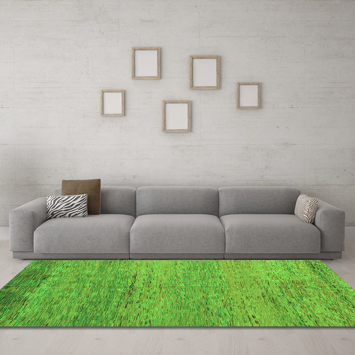 Machine Washable Oriental Green Modern Area Rugs in a Living Room,, wshabs5286grn