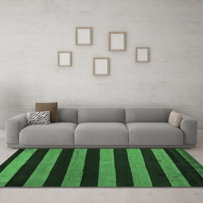 Machine Washable Oriental Emerald Green Modern Area Rugs in a Living Room,, wshabs5288emgrn