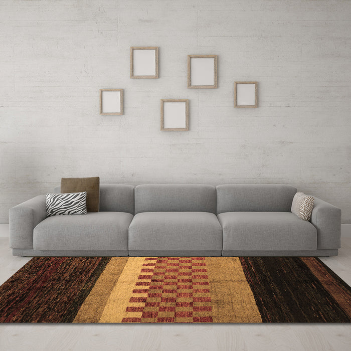 Machine Washable Abstract Brown Modern Rug in a Living Room,, wshabs5294brn