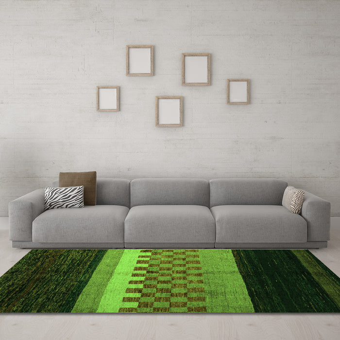 Machine Washable Abstract Green Modern Area Rugs in a Living Room,, wshabs5294grn
