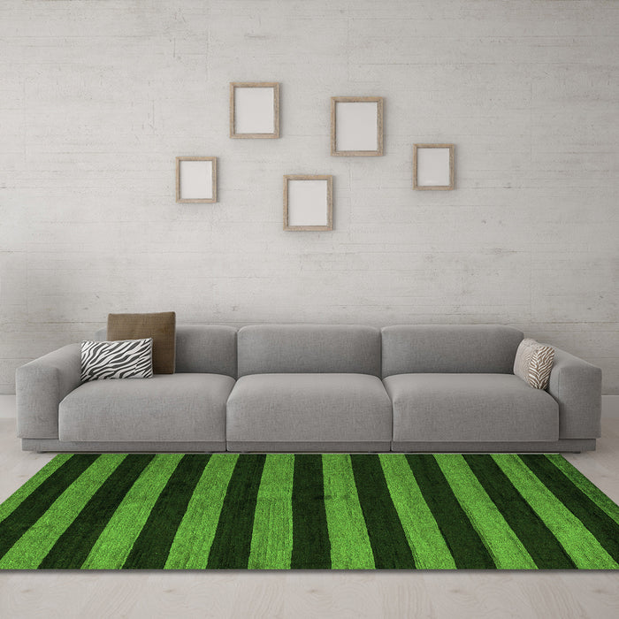 Machine Washable Abstract Green Modern Area Rugs in a Living Room,, wshabs5298grn