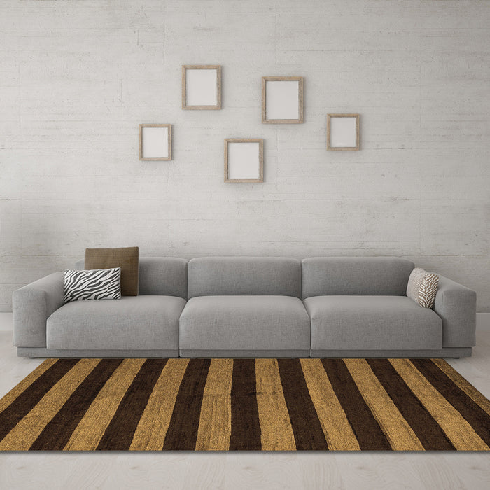 Machine Washable Abstract Brown Modern Rug in a Living Room,, wshabs5298brn