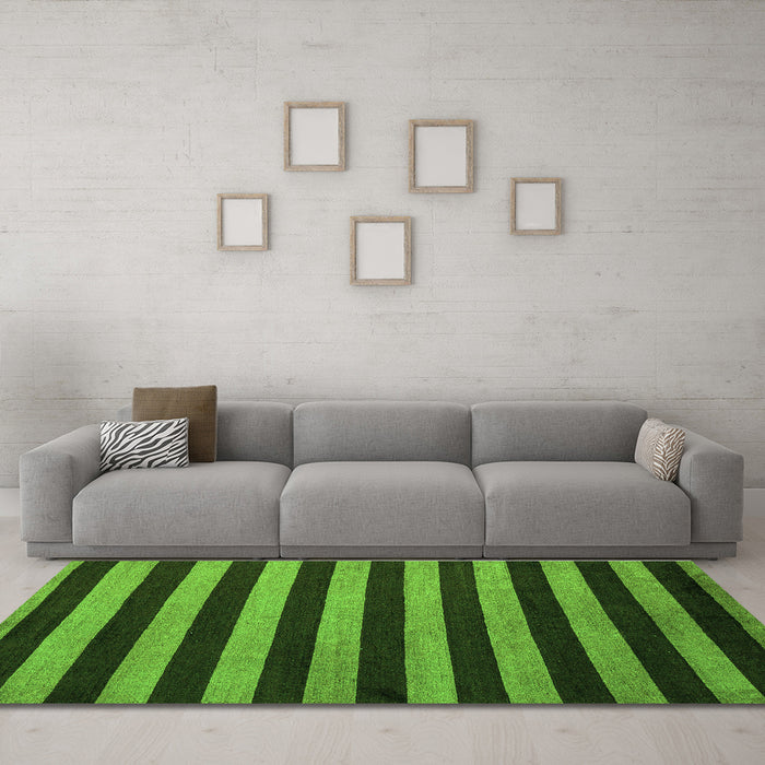 Machine Washable Abstract Green Modern Area Rugs in a Living Room,, wshabs5299grn