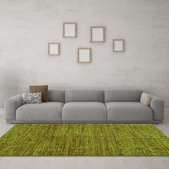 Machine Washable Abstract Green Modern Area Rugs in a Living Room,, wshabs5303grn