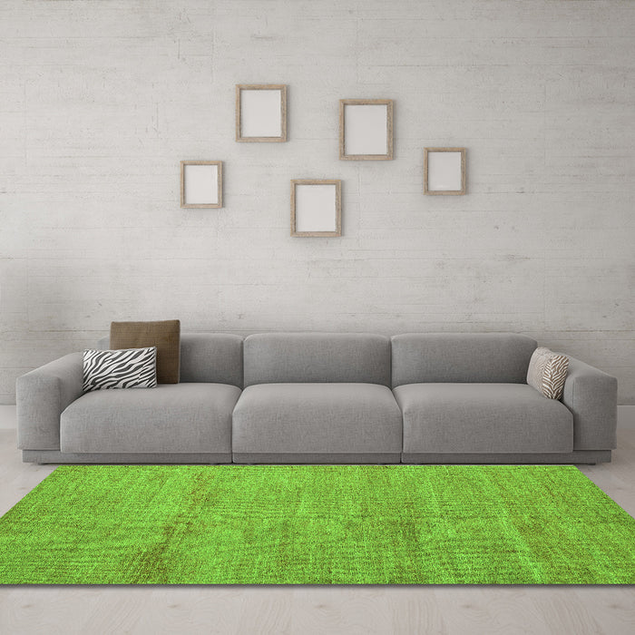 Machine Washable Abstract Green Modern Area Rugs in a Living Room,, wshabs5305grn