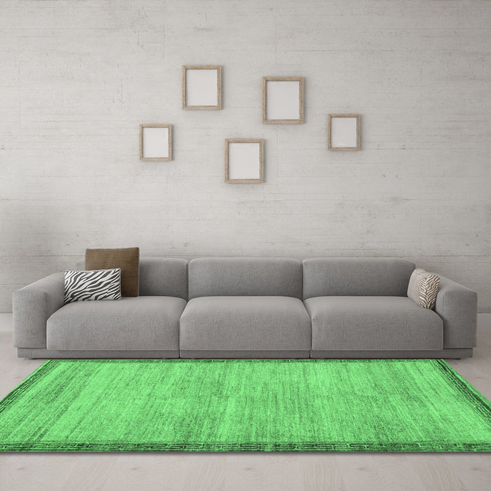 Machine Washable Abstract Emerald Green Modern Area Rugs in a Living Room,, wshabs5307emgrn