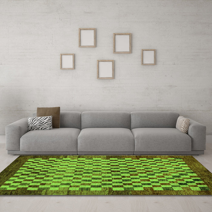 Machine Washable Checkered Green Modern Area Rugs in a Living Room,, wshabs5309grn