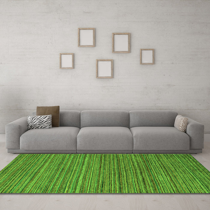 Machine Washable Abstract Green Modern Area Rugs in a Living Room,, wshabs5310grn