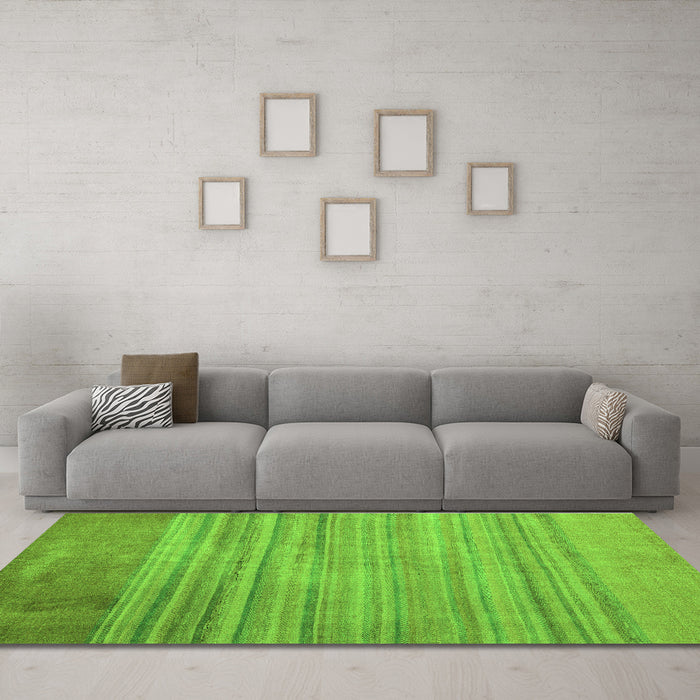 Machine Washable Abstract Green Modern Area Rugs in a Living Room,, wshabs5314grn