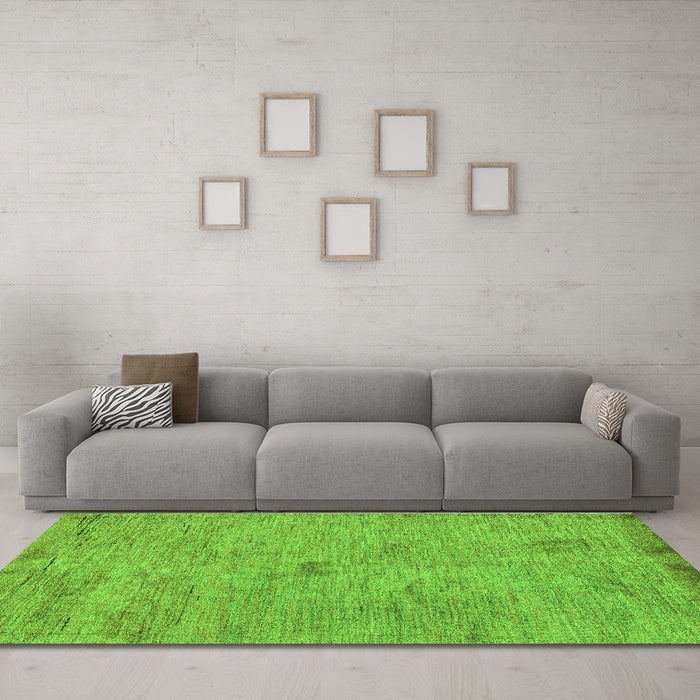 Machine Washable Abstract Green Modern Area Rugs in a Living Room,, wshabs5321grn
