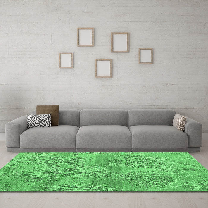 Machine Washable Abstract Emerald Green Modern Area Rugs in a Living Room,, wshabs5332emgrn