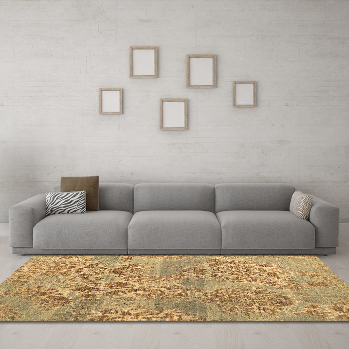 Machine Washable Abstract Brown Modern Rug in a Living Room,, wshabs5332brn