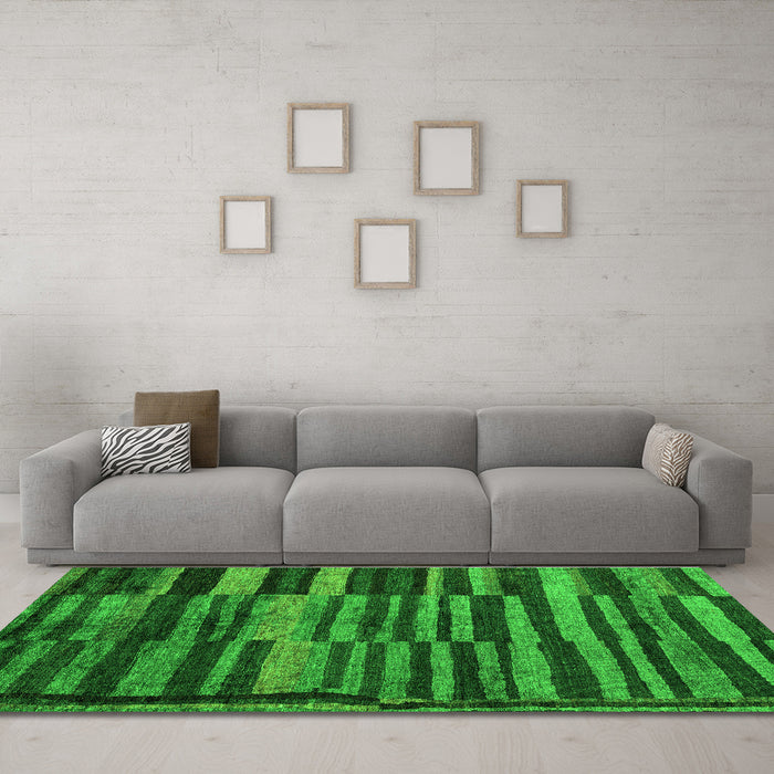 Machine Washable Abstract Green Modern Area Rugs in a Living Room,, wshabs5333grn