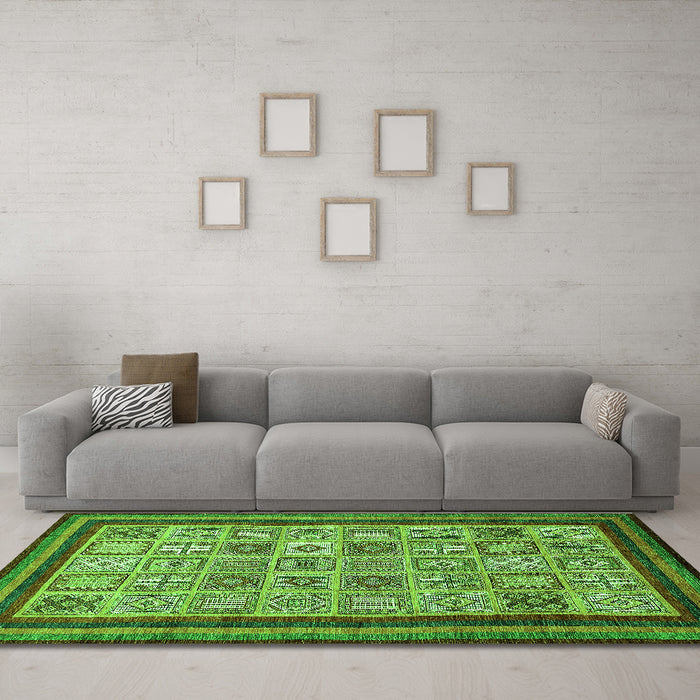 Machine Washable Abstract Green Modern Area Rugs in a Living Room,, wshabs533grn