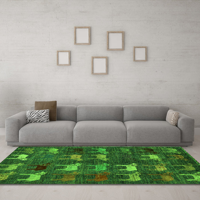Machine Washable Abstract Green Modern Area Rugs in a Living Room,, wshabs5340grn