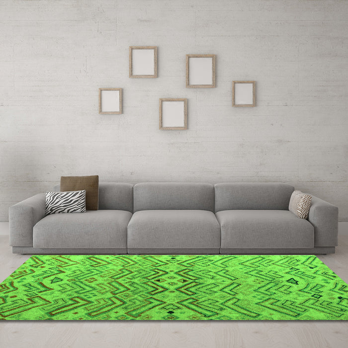 Machine Washable Abstract Green Modern Area Rugs in a Living Room,, wshabs5343grn