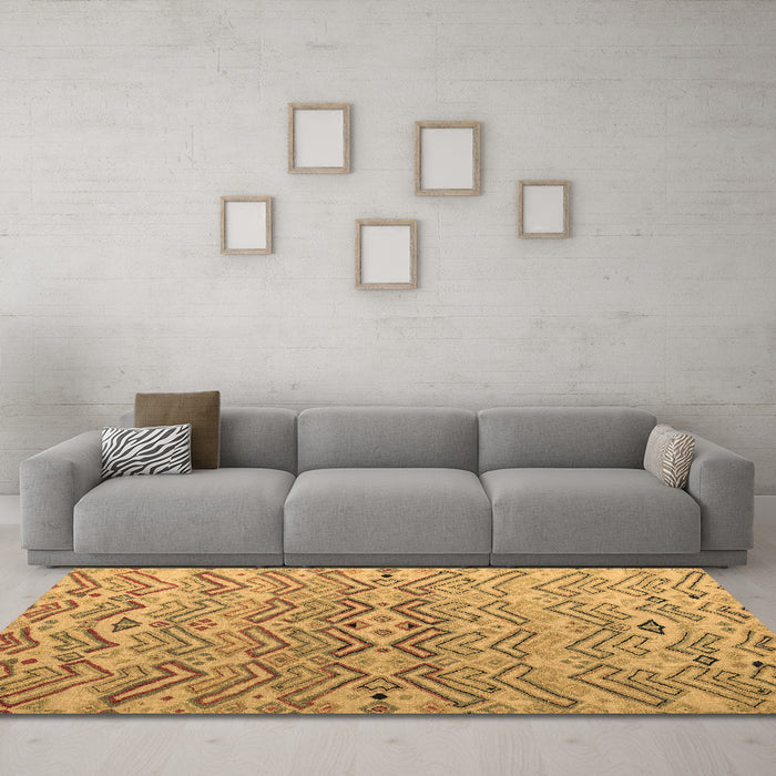 Machine Washable Abstract Brown Modern Rug in a Living Room,, wshabs5343brn