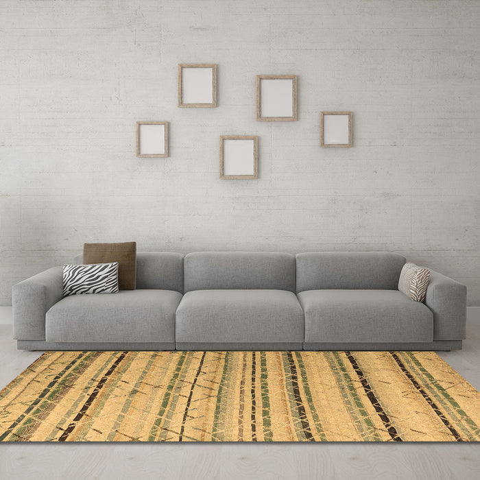Machine Washable Abstract Brown Modern Rug in a Living Room,, wshabs5345brn