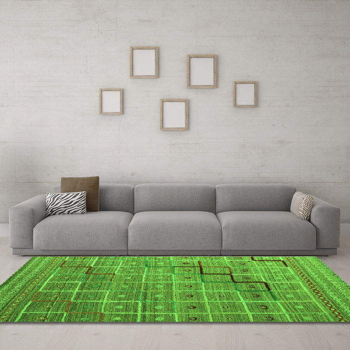 Machine Washable Abstract Green Modern Area Rugs in a Living Room,, wshabs5346grn