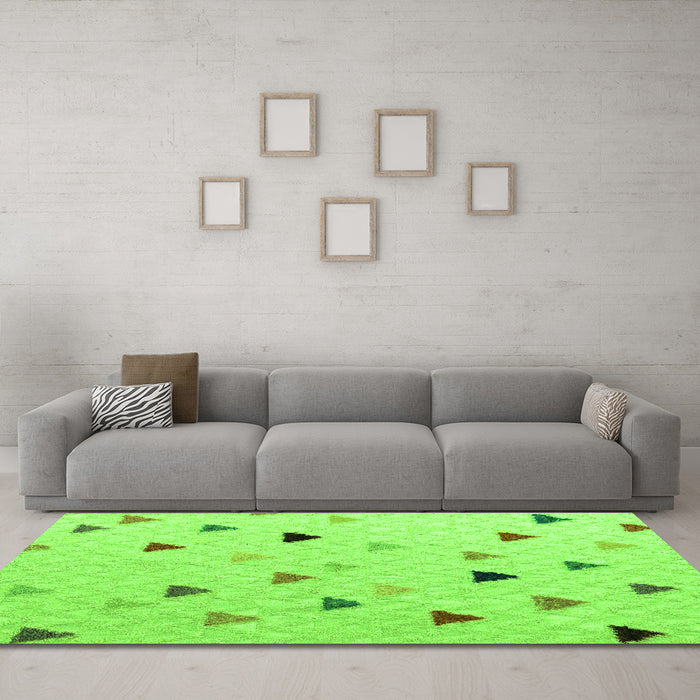 Machine Washable Solid Green Modern Area Rugs in a Living Room,, wshabs5347grn
