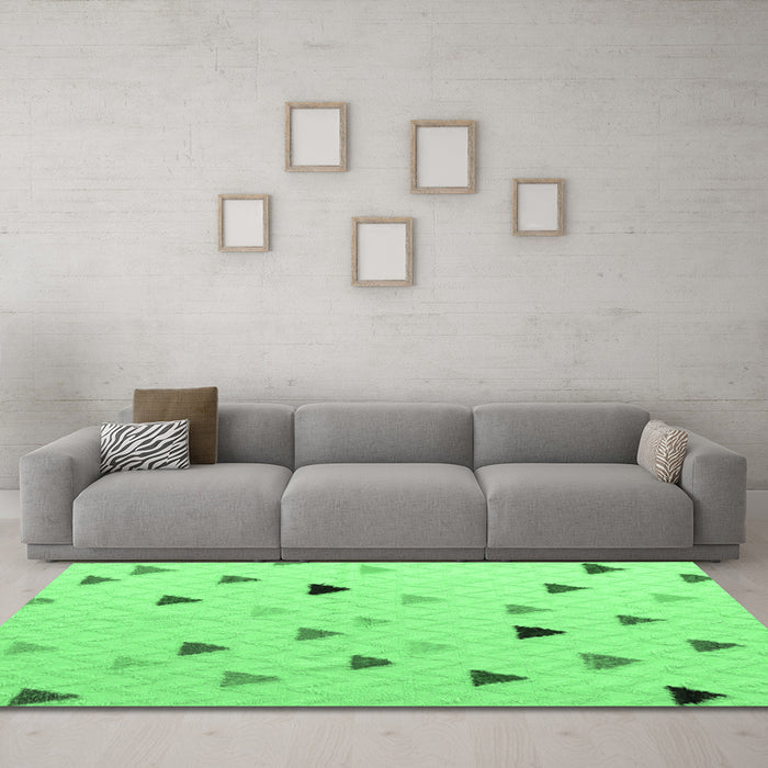 Machine Washable Solid Emerald Green Modern Area Rugs in a Living Room,, wshabs5347emgrn