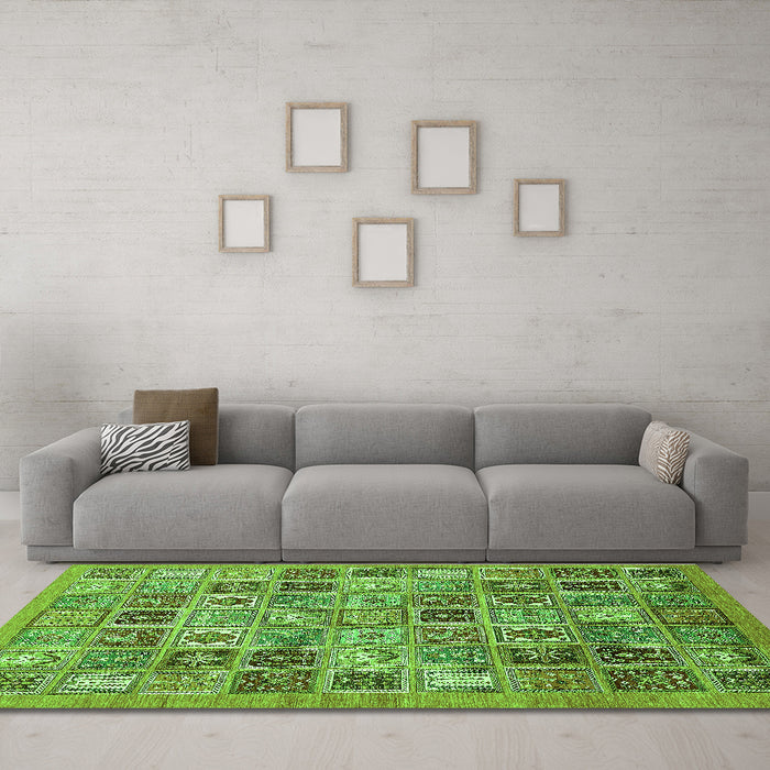 Machine Washable Abstract Green Modern Area Rugs in a Living Room,, wshabs534grn