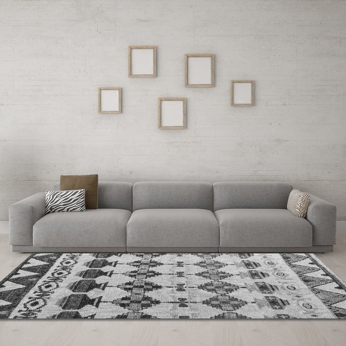 Machine Washable Abstract Gray Modern Rug in a Living Room,, wshabs5357gry