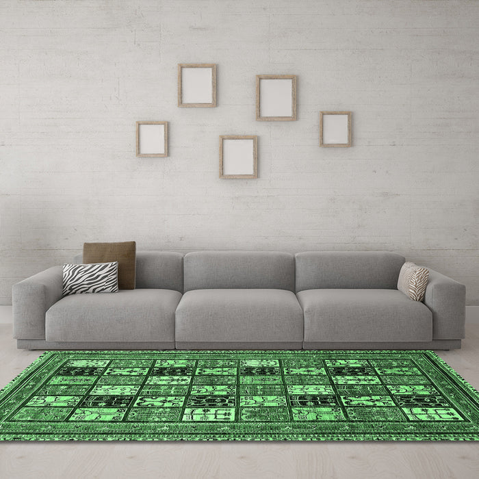 Machine Washable Abstract Emerald Green Modern Area Rugs in a Living Room,, wshabs536emgrn