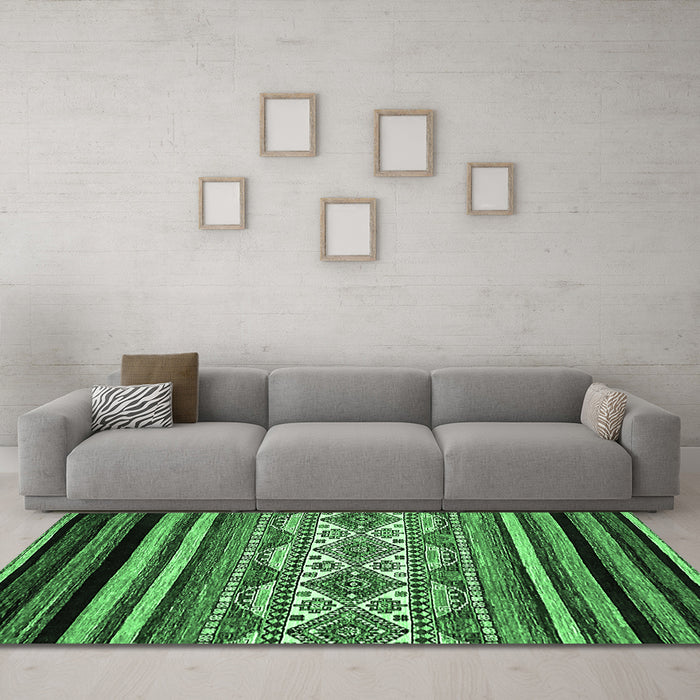 Machine Washable Abstract Emerald Green Modern Area Rugs in a Living Room,, wshabs537emgrn