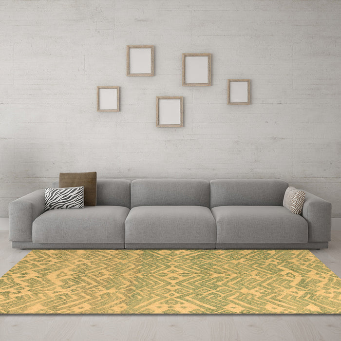 Machine Washable Abstract Brown Modern Rug in a Living Room,, wshabs5389brn