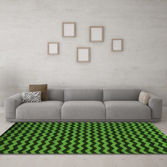 Machine Washable Abstract Green Modern Area Rugs in a Living Room,, wshabs5395grn